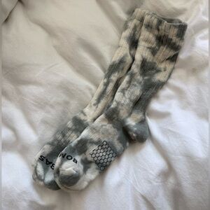 LIKE NEW Bombas Tie Dye Crew Sock